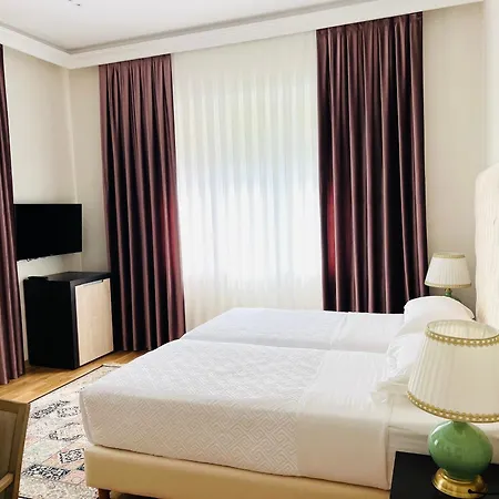 Hotel Gh And Tirana